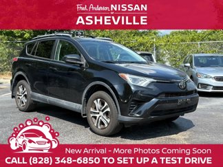 Used 2017 Toyota RAV4 LE image 1