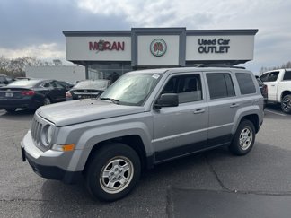 Used 2015 Jeep Cherokee Latitude w/ Cold Weather Group image 1