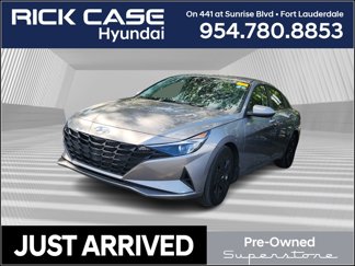 Used 2022 Hyundai Elantra SEL image 1