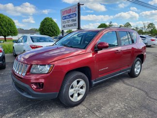 Used 2017 Jeep Compass Latitude image 1