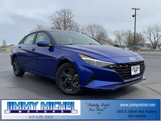 Used 2023 Hyundai Elantra Blue image 1