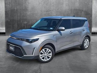 Used 2023 Kia Soul LX image 1