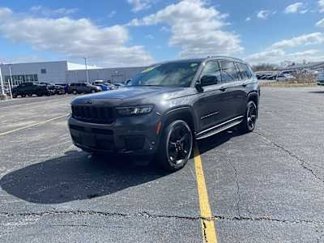 Used 2021 Jeep Grand Cherokee L Laredo image 1