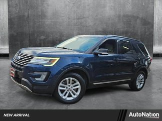 Used 2017 Ford Explorer XLT image 1