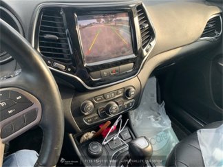 Used 2019 Jeep Cherokee Limited image 1