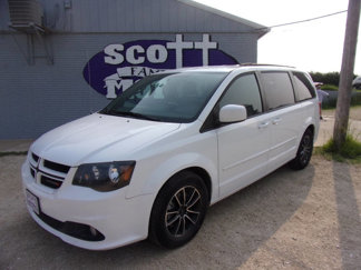 Used 2017 Dodge Grand Caravan GT image 1