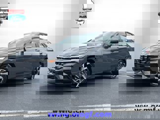 Used 2024 Hyundai Elantra Limited image 1