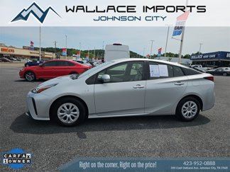 Used 2021 Toyota Prius LE image 1