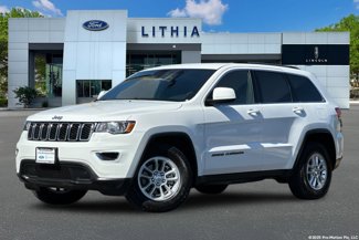 Used 2019 Jeep Grand Cherokee Laredo image 1