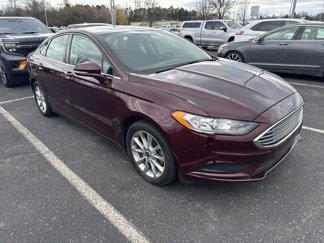 Used 2017 Ford Fusion SE w/ Fusion SE Technology Package image 1