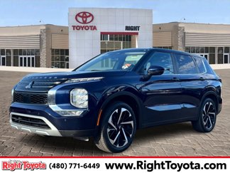 Used 2023 Mitsubishi Outlander SE image 1