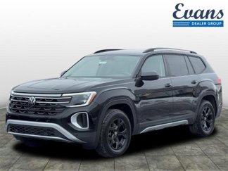New 2025 Volkswagen Atlas Peak Edition SE image 1