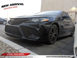Used 2018 Toyota Camry SE image 1
