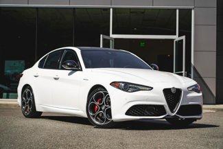 Used 2022 Alfa Romeo Giulia Veloce image 1
