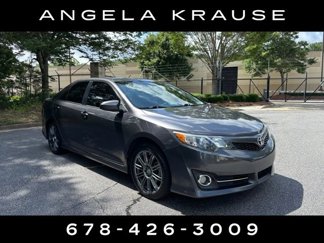 Used 2014 Toyota Camry SE image 1