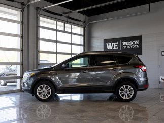 Used 2018 Ford Escape SE w/ SE Sync 3 Package image 1