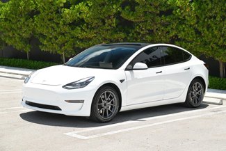Used 2021 Tesla Model 3 Standard Range Plus image 1