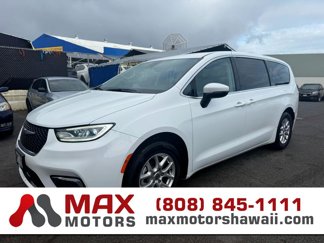 Used 2023 Chrysler Pacifica Touring-L image 1