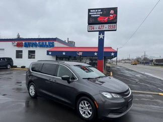 Used 2020 Chrysler Voyager LX w/ Cold Weather Group image 1
