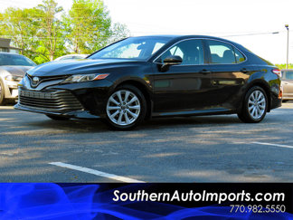 Used 2018 Toyota Camry LE image 1