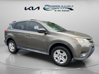 Used 2015 Toyota RAV4 LE image 1