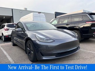 Used 2023 Tesla Model 3 Standard Range image 1
