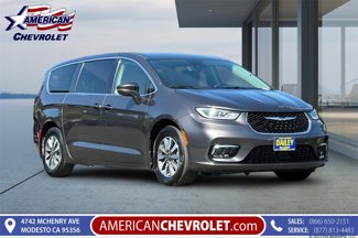 Used 2022 Chrysler Pacifica Touring-L image 1