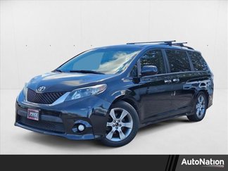 Used 2014 Toyota Sienna SE image 1