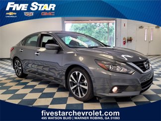 Used 2016 Nissan Altima 2.5 SR w/ Interior Lighting Package image 1