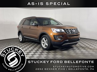 Used 2017 Ford Explorer XLT image 1