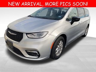 Certified 2024 Chrysler Pacifica Touring-L image 1