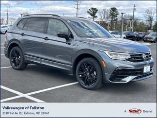 Used 2022 Volkswagen Tiguan SE R-Line image 1