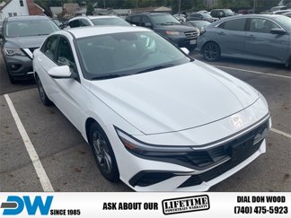 Used 2024 Hyundai Elantra SEL image 1