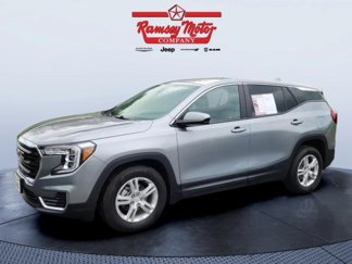 Used 2023 GMC Terrain SLE w/ LPO, Floor Liner Package image 1
