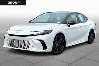 Used 2025 Toyota Camry XSE image 1