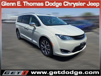 Used 2017 Chrysler Pacifica Limited image 1