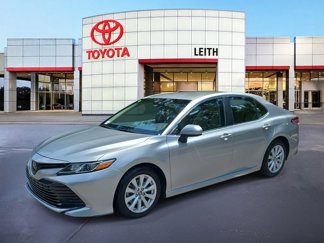 Used 2018 Toyota Camry LE image 1