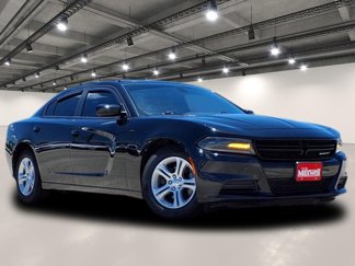 Used 2018 Dodge Charger SXT image 1