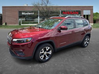 Used 2019 Jeep Cherokee Latitude w/ Cold Weather Group image 1