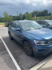 Used 2020 Volkswagen Tiguan SE image 1