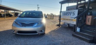 Used 2017 Toyota Sienna XLE image 1