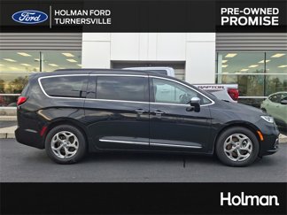 Used 2023 Chrysler Pacifica Limited image 1