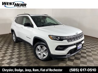 Used 2022 Jeep Compass Latitude image 1