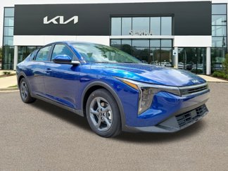 New 2025 Kia K4 LXS image 1