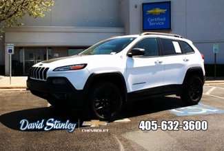 Used 2017 Jeep Cherokee Trailhawk image 1