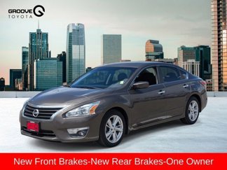 Used 2015 Nissan Altima 2.5 SV image 1