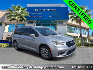 Certified 2021 Chrysler Pacifica Touring w/ Uconnect Theater Family Group image 1