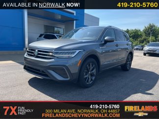 Used 2022 Volkswagen Tiguan SE image 1
