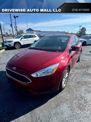 Used 2015 Ford Focus SE image 1