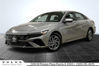 Used 2024 Hyundai Elantra Blue image 1